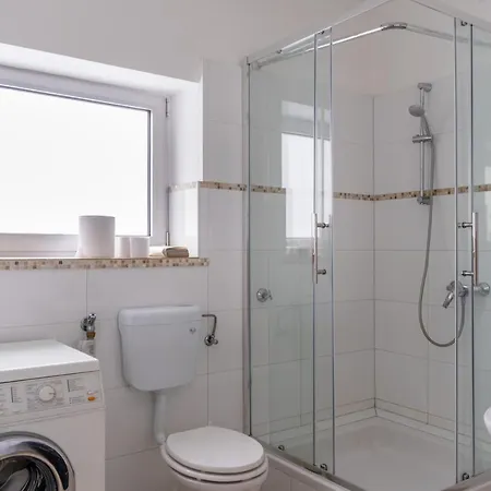 Monteurwohnung - - - Easy Vandrarhem