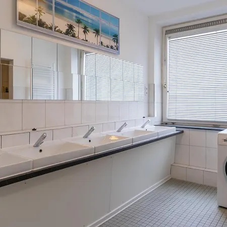 Monteurwohnung - - - Easy Vandrarhem *