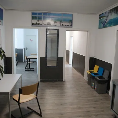 Monteurwohnung - - - Easy Vandrarhem *