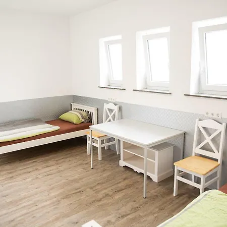 Monteurwohnung - - - Easy Hostel